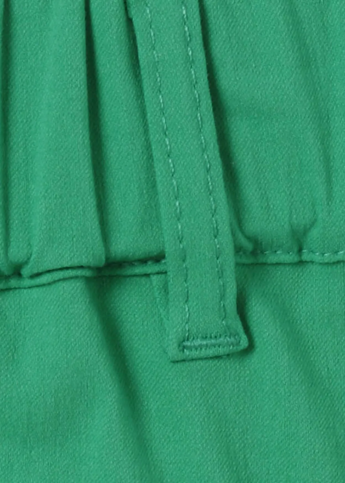 Elastische 3/4-Hose mit schmalem Bein