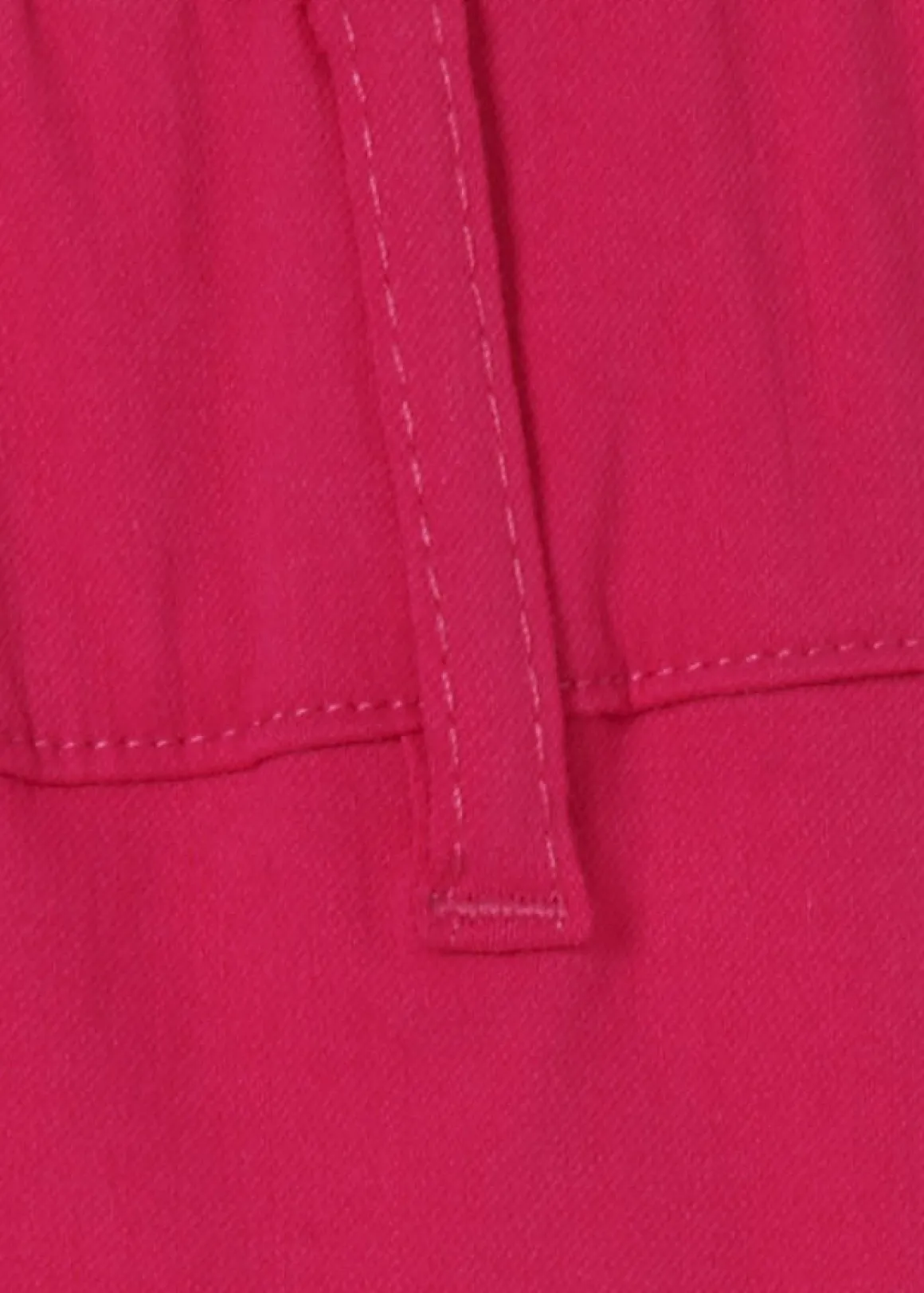 Elastische 3/4-Hose mit schmalem Bein