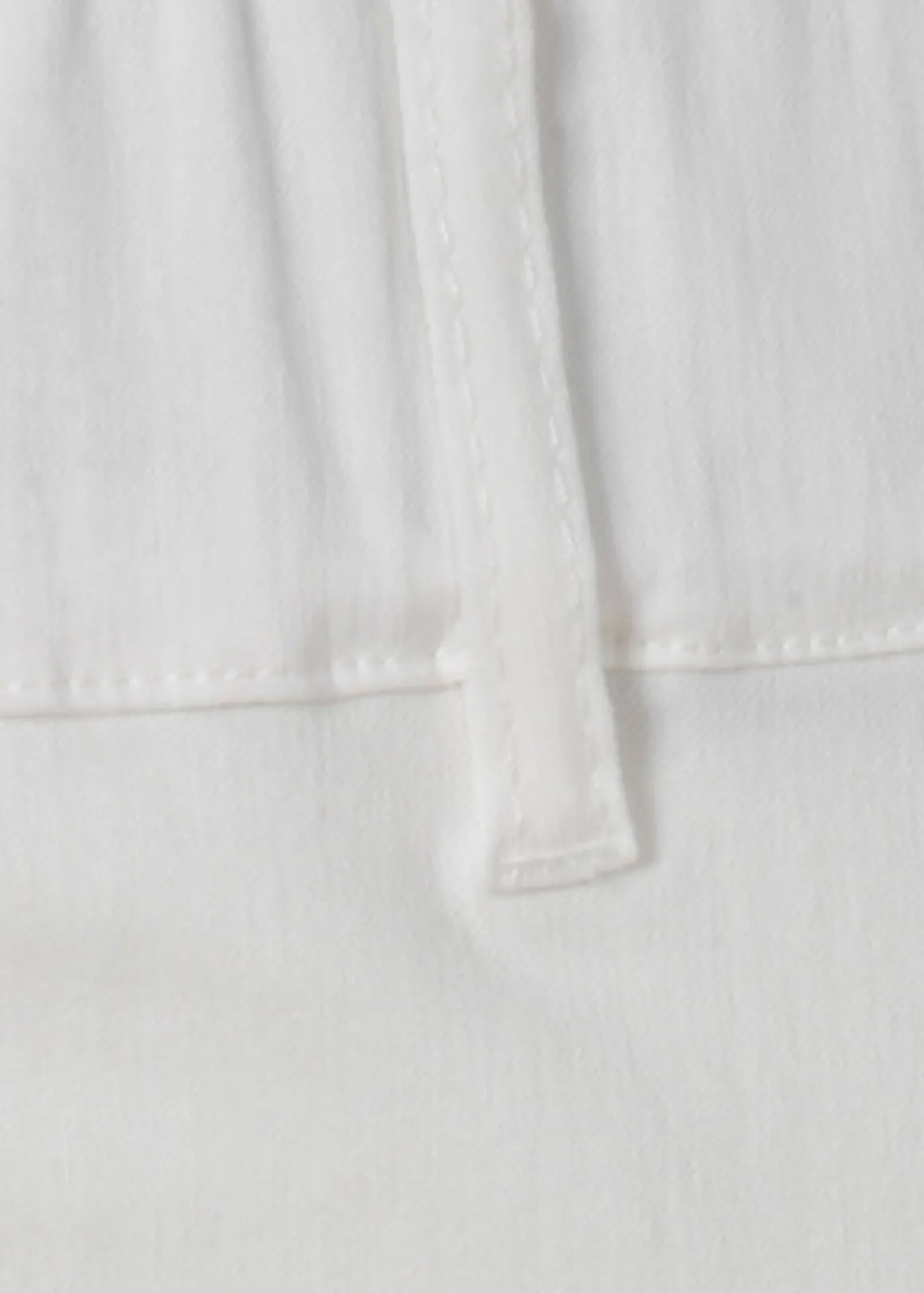 Elastische 3/4-Hose mit schmalem Bein