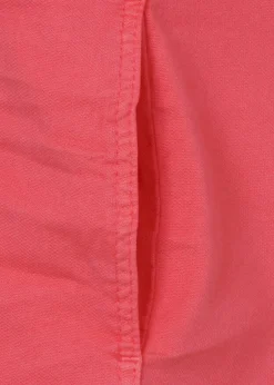 Farbige Jeansjacke mit modischem Crash-Effekt