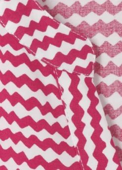 Feminines Volantkleid mit Wellenmuster