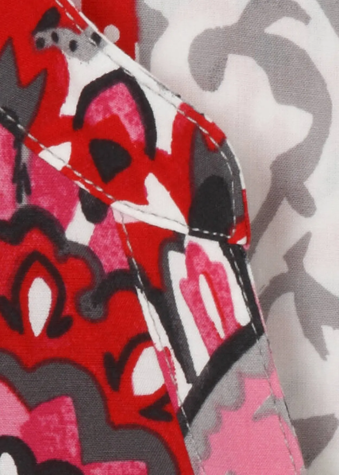 Fließende Viskosebluse mit Allover-Print