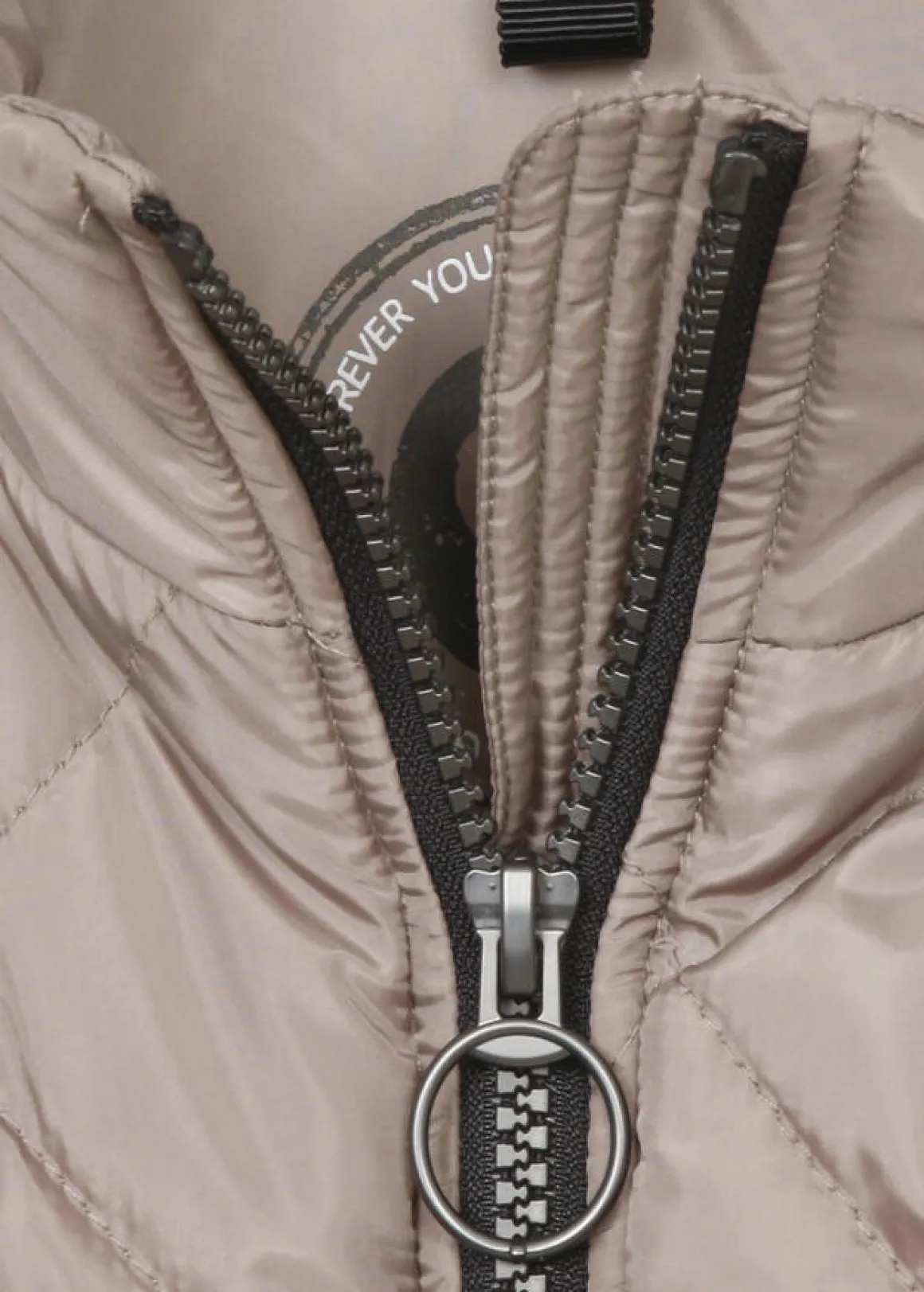 Klassische Steppweste mit Ziernähten