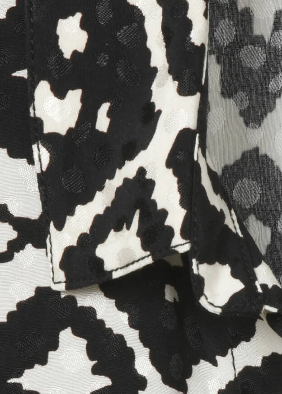 Modische Tunika mit grafischem Allover-Muster