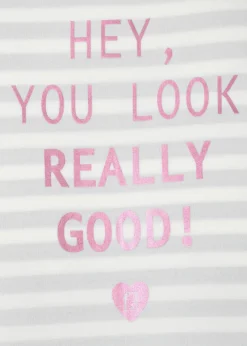 Modischer Kurzmantel mit Allovermuster