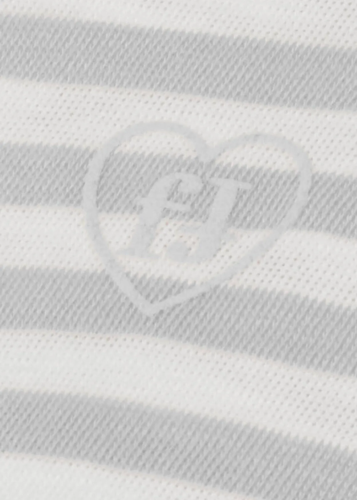 Zeitloses Shirt mit Stickerei